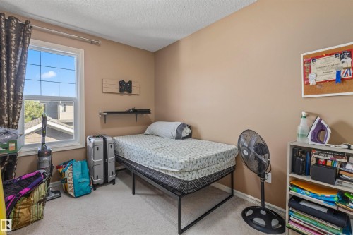 949 Valour Way Nw, Edmonton, AB 