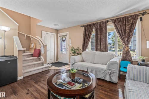 949 Valour Way Nw, Edmonton, AB 