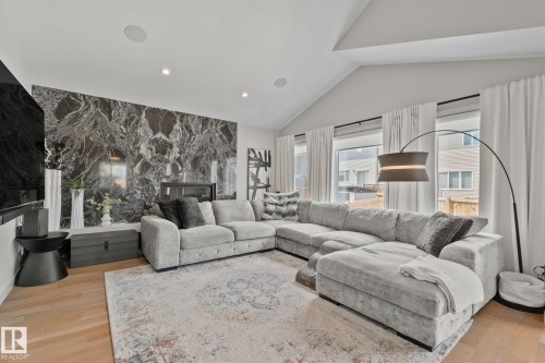 9724 223 Street Nw, Edmonton, AB - Indoor Photo Showing Living Room