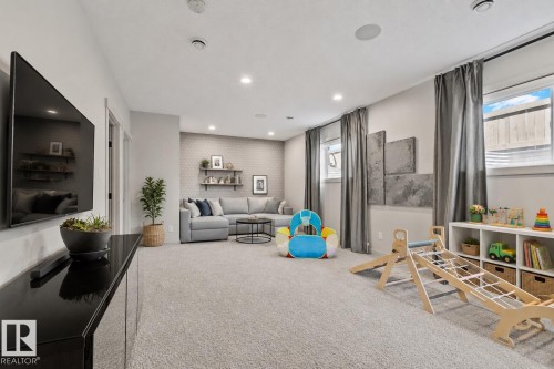 9724 223 Street Nw, Edmonton, AB - Indoor
