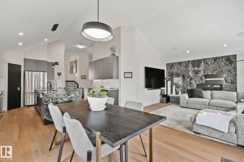 9724 223 Street Nw, Edmonton, AB - Indoor Photo Showing Dining Room