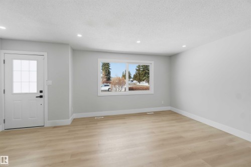 15015 95 Street Nw, Edmonton, AB 