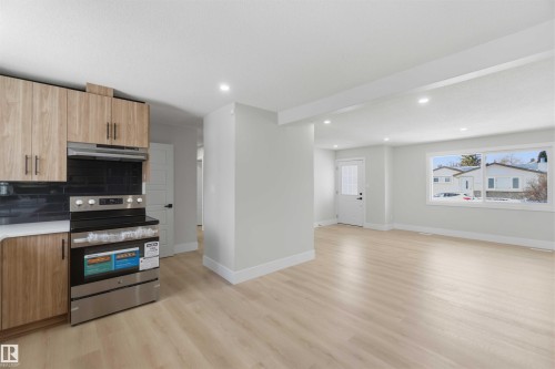 15015 95 Street Nw, Edmonton, AB 