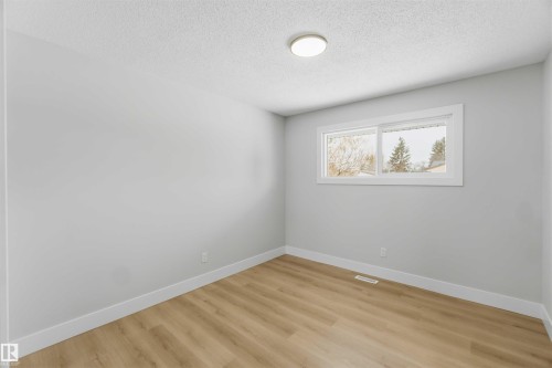 15015 95 Street Nw, Edmonton, AB 