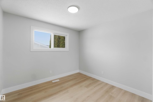 15015 95 Street Nw, Edmonton, AB 