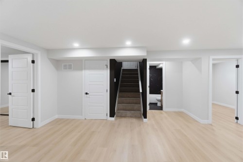 15015 95 Street Nw, Edmonton, AB 