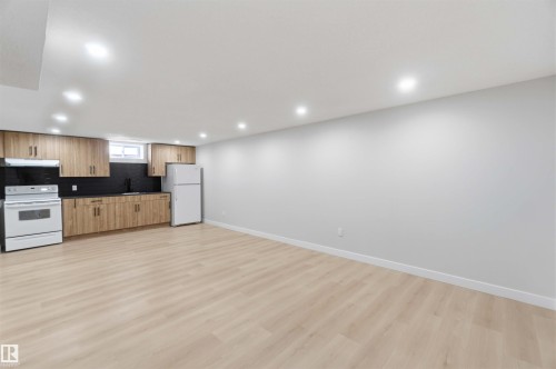 15015 95 Street Nw, Edmonton, AB 