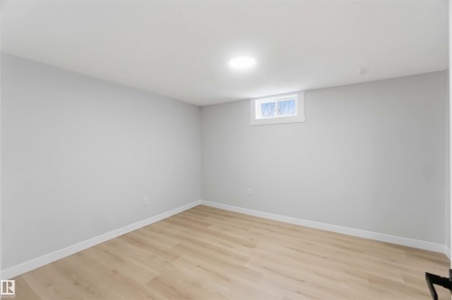 15015 95 Street Nw, Edmonton, AB 