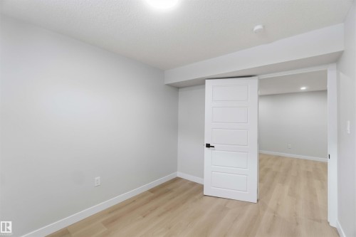 15015 95 Street Nw, Edmonton, AB 