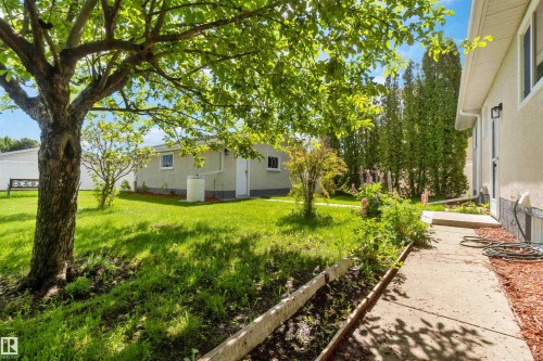 15015 95 Street Nw, Edmonton, AB 