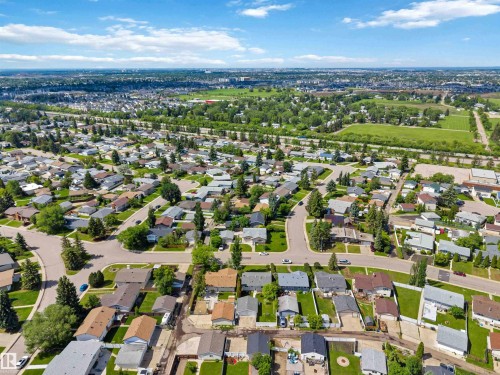 15015 95 Street Nw, Edmonton, AB 