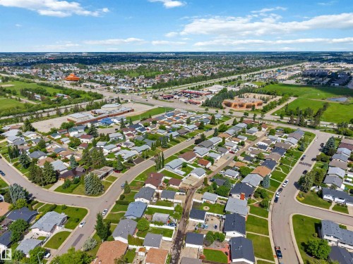15015 95 Street Nw, Edmonton, AB 