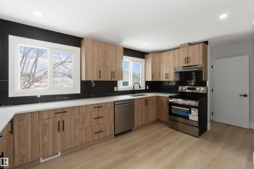 15015 95 Street Nw, Edmonton, AB 