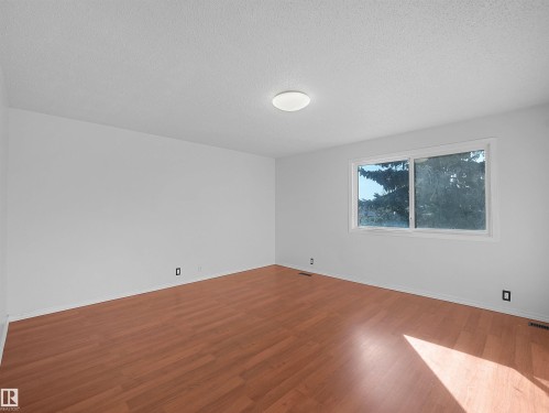 #22 13833 30 St Nw, Edmonton, AB 