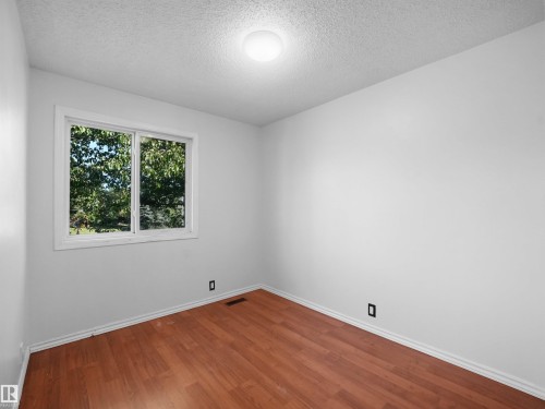 #22 13833 30 St Nw, Edmonton, AB 