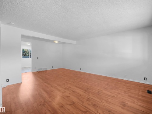 #22 13833 30 St Nw, Edmonton, AB 