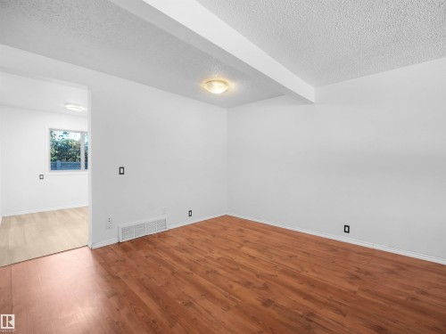 #22 13833 30 St Nw, Edmonton, AB 