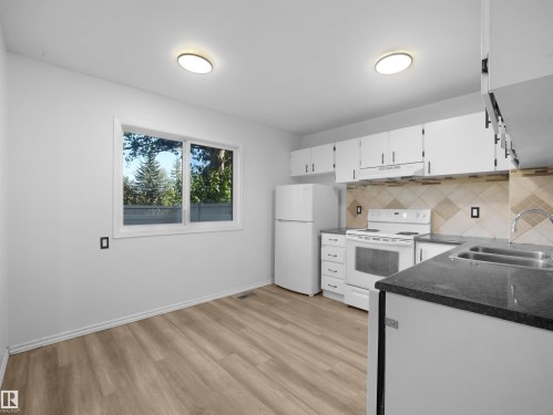 #22 13833 30 St Nw, Edmonton, AB 