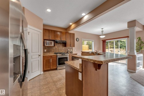 6947 19A Avenue Sw, Edmonton, AB 