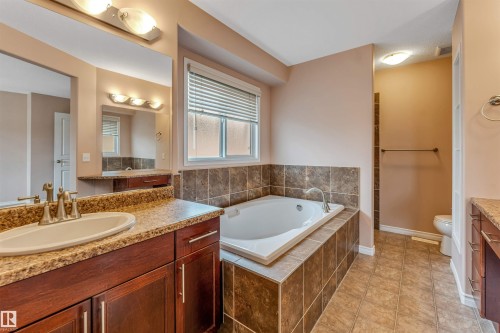 6947 19A Avenue Sw, Edmonton, AB 