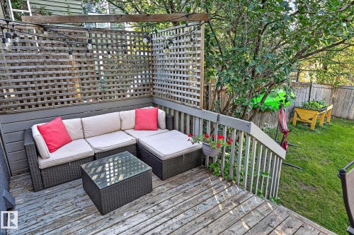 Expansive deck with wood flooring and privacy lattice - 17919 78 Avenue Nw, Edmonton, AB 