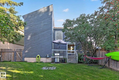 Expansive grassy yard with mature trees - 17919 78 Avenue Nw, Edmonton, AB 