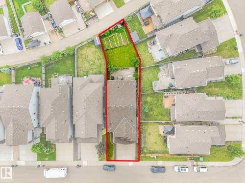 Enjoy a generously sized yard - in some cases, the size of three of your neighbor's yards! - 3711 Westcliff Way Sw, Edmonton, AB 