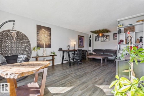 11452 39 Avenue Nw, Edmonton, AB 