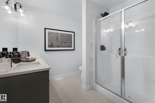 1415 Cristall Place Sw, Edmonton, AB - Indoor Photo Showing Bathroom