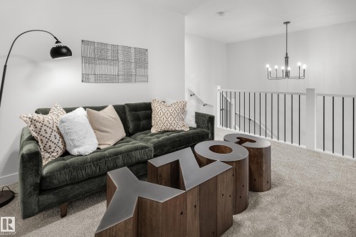 1415 Cristall Place Sw, Edmonton, AB - Indoor Photo Showing Living Room