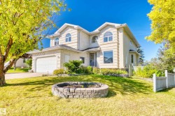 446 ORMSBY Road NW  Edmonton, AB T5T 6B1