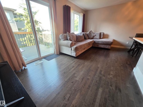 #20 2004 Trumpeter Wy Nw, Edmonton, AB - Indoor Photo Showing Living Room