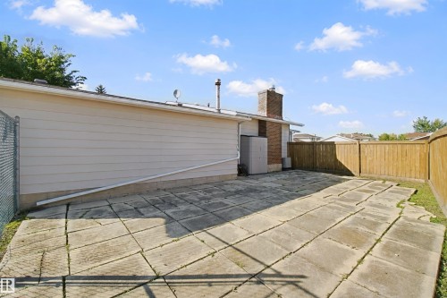 Showing the fenced parking area of the Utility Lot leased from the City (approx 38'x18') - 11439 144 Avenue Nw, Edmonton, AB 