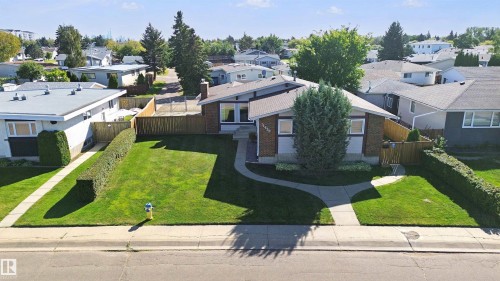 Shows the property including the Utility Lot approx 15' wide down the left/east side of the property. Area leased from the City. - 11439 144 Avenue Nw, Edmonton, AB 