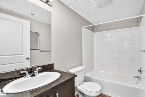 #219 5816 Mullen Pl Nw, Edmonton, AB - Indoor Photo Showing Bathroom