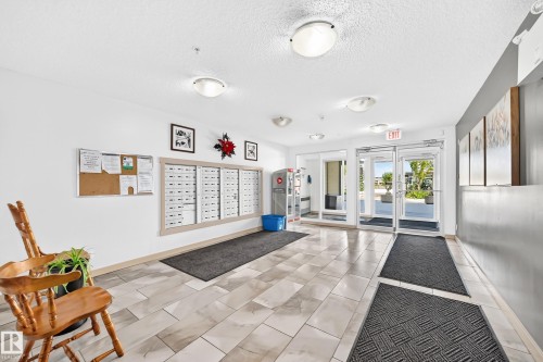 #219 5816 Mullen Pl Nw, Edmonton, AB - Indoor Photo Showing Other Room