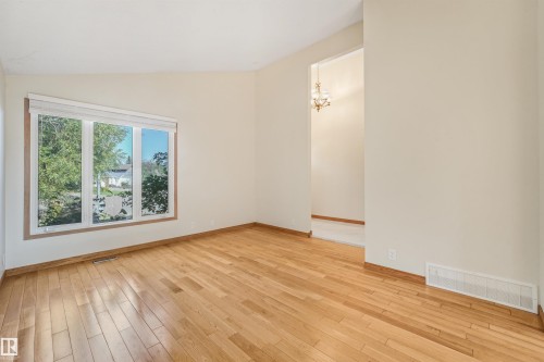 18623 70 Avenue Nw, Edmonton, AB 