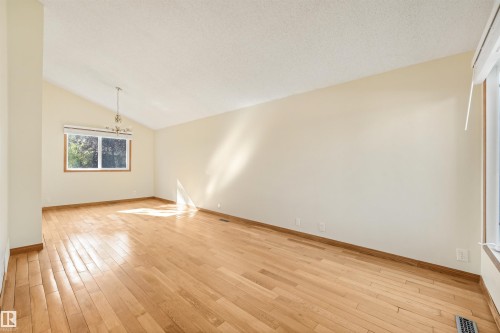 18623 70 Avenue Nw, Edmonton, AB 