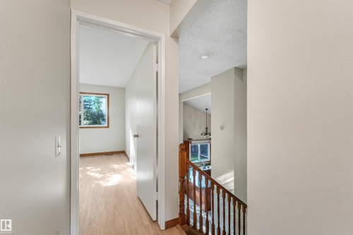 18623 70 Avenue Nw, Edmonton, AB 