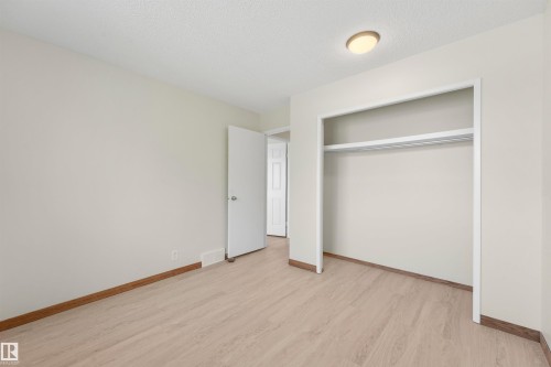 18623 70 Avenue Nw, Edmonton, AB 