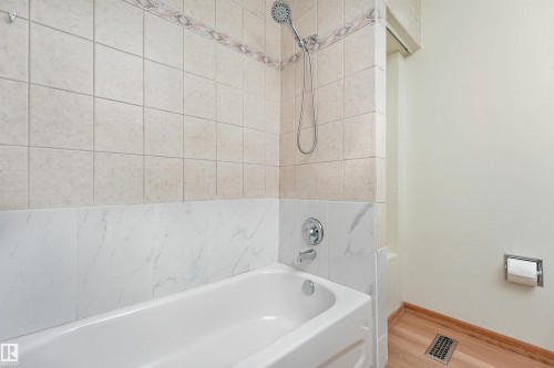 18623 70 Avenue Nw, Edmonton, AB 