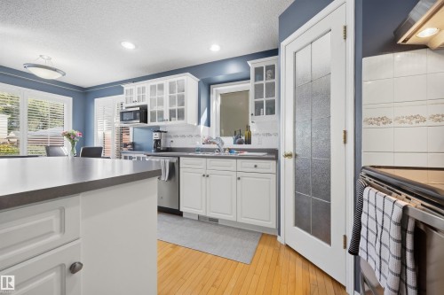 10885 75 Street Nw, Edmonton, AB 