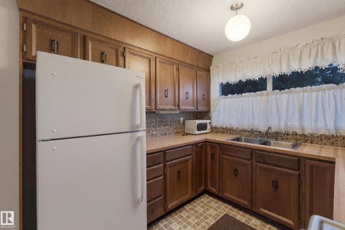 7047 32 Avenue Nw, Edmonton, AB 