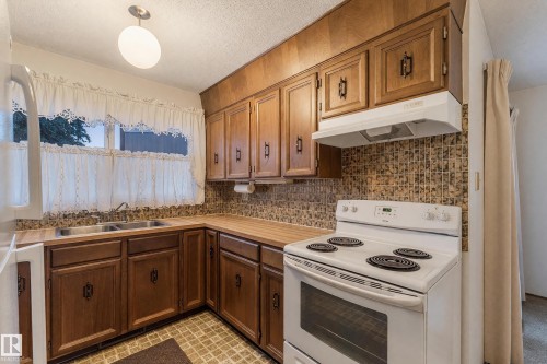 7047 32 Avenue Nw, Edmonton, AB 