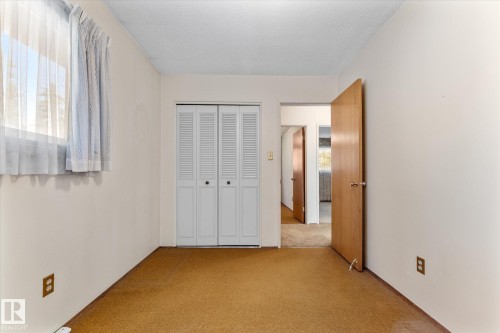 7047 32 Avenue Nw, Edmonton, AB 