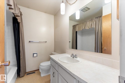 7047 32 Avenue Nw, Edmonton, AB 