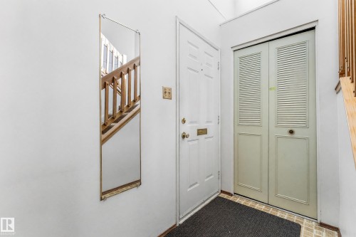 7047 32 Avenue Nw, Edmonton, AB 