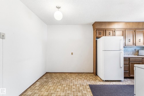 7047 32 Avenue Nw, Edmonton, AB 