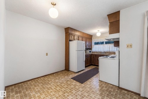 7047 32 Avenue Nw, Edmonton, AB 
