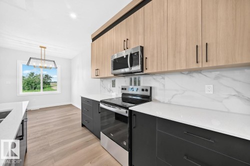 106 Waverly Way, Fort Saskatchewan, AB - Indoor Photo Showing Kitchen